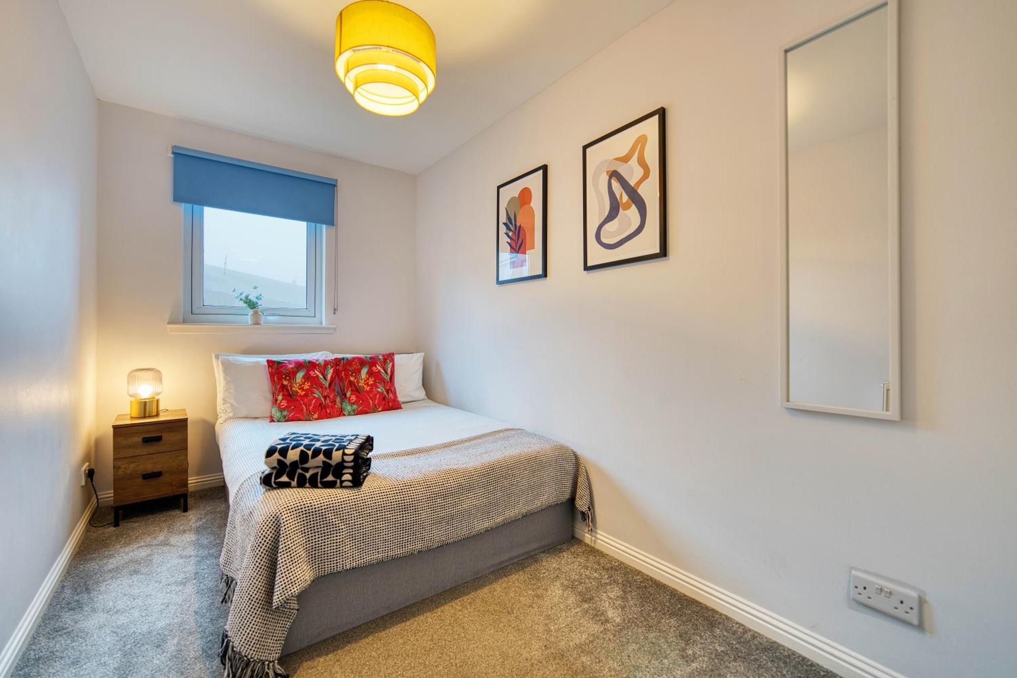Modern 2 Bed Flat With Free Parking Apartment Glasgow Bagian luar foto