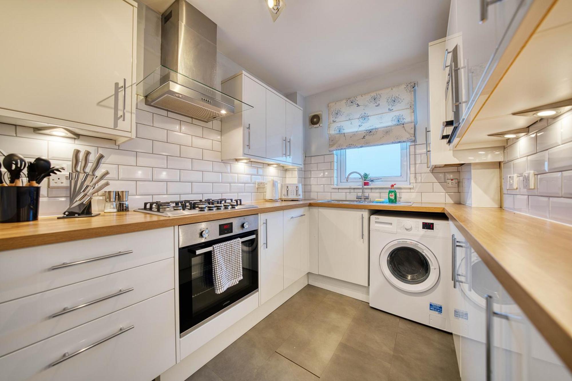 Modern 2 Bed Flat With Free Parking Apartment Glasgow Bagian luar foto