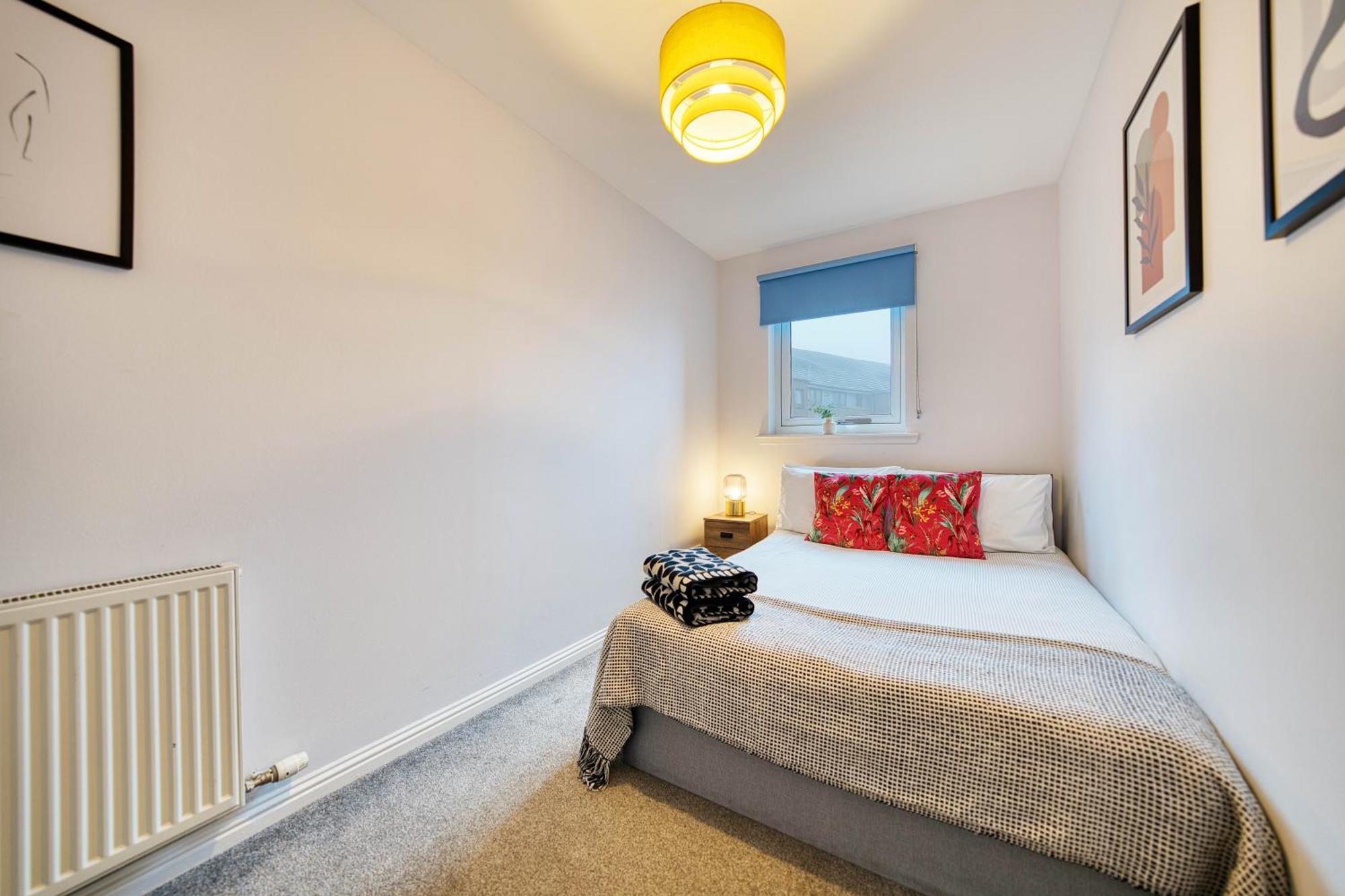Modern 2 Bed Flat With Free Parking Apartment Glasgow Bagian luar foto